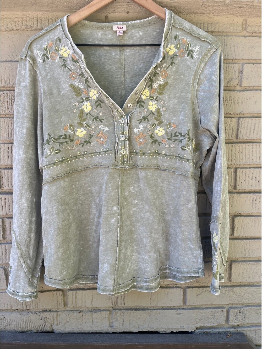 Reba Sedona Jersey Dillards Boho Embroidered L Large Distressed Loden Henley